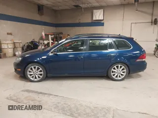 2011 Volkswagen Jetta SportWagen TDI with VIN 3VWPL7AJ2BM670085, listed as a IAAI auction lot 41837452 with 189,745 mi miles. Bid and sale history available at carsss.com. Image 12.