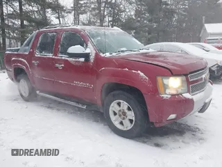 2007 Chevrolet Avalanche LTZ with VIN 3GNFK12387G224244, listed as a IAAI auction lot 41263088 with 200,831 mi miles. Bid and sale history available at carsss.com. Image 1.