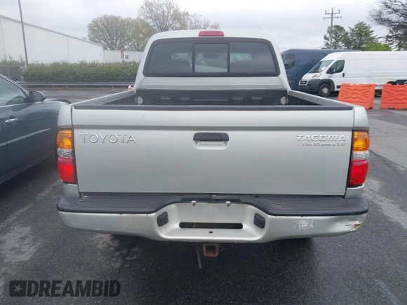 2001 Toyota Tacoma PreRunner with VIN 5TEGN92N71Z812474, listed as a IAAI auction lot 41870464 with 220,650 mi miles. Bid and sale history available at carsss.com. Image 15.