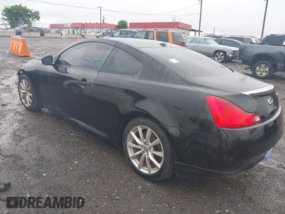 2013 Infiniti G37 IPL with VIN JN1CV6EK8DM920214, listed as a IAAI auction lot 42150055 with 107,977 mi miles. Bid and sale history available at carsss.com. Image 3.