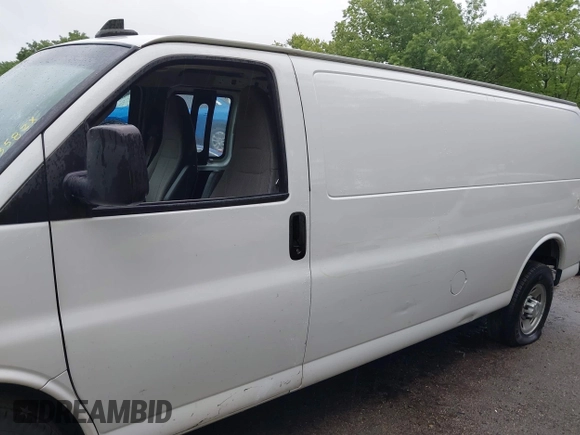 2019 Chevrolet Express Cargo z VIN 1GCZGHFG5K1361937, wystawiony jako IAAI lot #42298599 z przebiegiem 243 145 mil mil oraz . Historia ofert i sprzedaży dostępna na DreamBid. Obrazek 6.