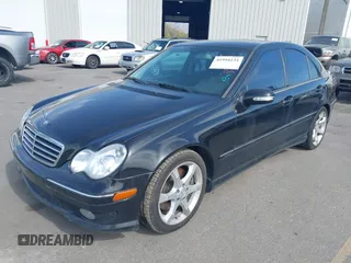 2007 Mercedes-Benz C 230 Sport z VIN WDBRF52H07F929603, wystawiony jako IAAI lot #41994234 z przebiegiem 171 484 mil mil oraz . Historia ofert i sprzedaży dostępna na DreamBid. Obrazek 2.
