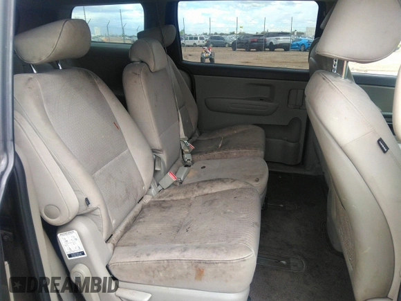 2017 Kia Sedona LX with VIN KNDMB5C18H6218659, listed as a IAAI auction lot 42135552 with 157,263 mi miles. Bid and sale history available at carsss.com. Image 8.