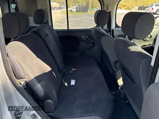 2010 Nissan Cube S z VIN JN8AZ2KR1AT156280, wystawiony jako Copart lot #52337085 z przebiegiem 141 330 mil mil oraz Czysty tytuł • Clean title. Historia ofert i sprzedaży dostępna na DreamBid. Obrazek 6.