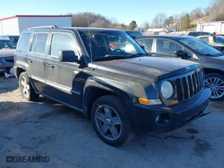 2010 Jeep Patriot Sport with VIN 1J4NF1GB2AD638062, listed as a IAAI auction lot 41051186 with NaN miles. Bid and sale history available at carsss.com. Image 1.