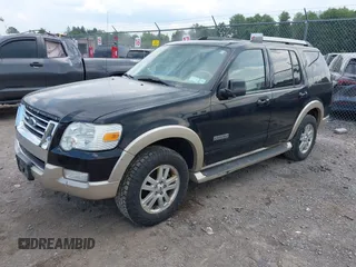 2006 Ford Explorer Eddie Bauer z VIN 1FMEU74806UA38750, wystawiony jako IAAI lot #42684165 z przebiegiem 140 550 mil mil oraz . Historia ofert i sprzedaży dostępna na DreamBid. Obrazek 17.