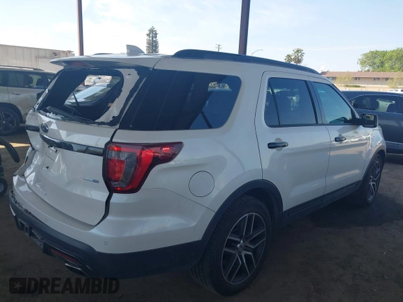 2016 Ford Explorer Sport with VIN 1FM5K8GT4GGB87268, listed as a IAAI auction lot 41894078 with 140,877 mi miles and . Bid and sale history available at carsss.com. Image 4.