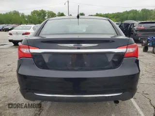 2011 Chrysler 200 Limited z VIN 1C3BC2FB0BN596919, wystawiony jako Copart lot #54663795 z przebiegiem 162 928 mil mil oraz Szkody całkowita. Historia ofert i sprzedaży dostępna na DreamBid. Obrazek 6.