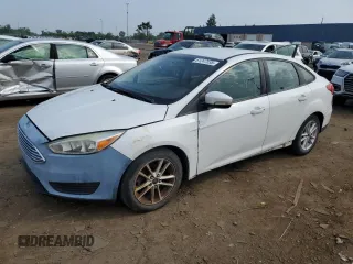 2017 Ford Focus SE z VIN 1FADP3F22HL244109, wystawiony jako Copart lot #61247535 z przebiegiem 62 152 mil mil oraz Czysty tytuł • Clean title. Historia ofert i sprzedaży dostępna na DreamBid. Obrazek 1.