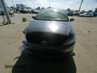 2013 Volkswagen Jetta SE z VIN 3VWDP7AJ8DM364387, wystawiony jako Copart lot #58773075 z przebiegiem 188 116 mil mil oraz Szkoda całkowita • Salvage title. Historia ofert i sprzedaży dostępna na DreamBid. Obrazek 13.