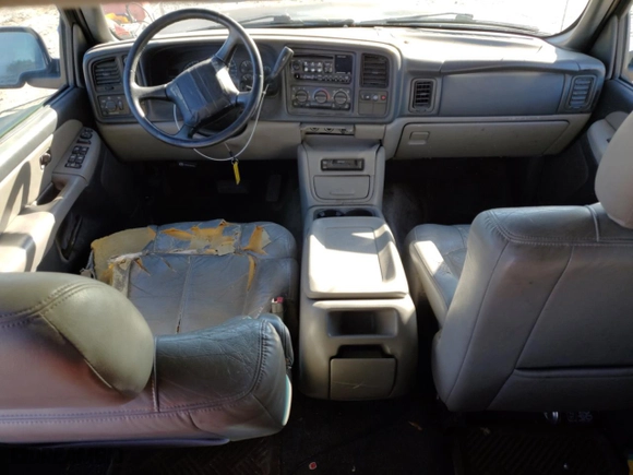 2001 Chevrolet Suburban LT with VIN 3GNFK16T01G262441, listed as a Copart auction lot 81145714 with 0 mi miles and Salvage Title. Bid and sale history available at carsss.com. Image 8.