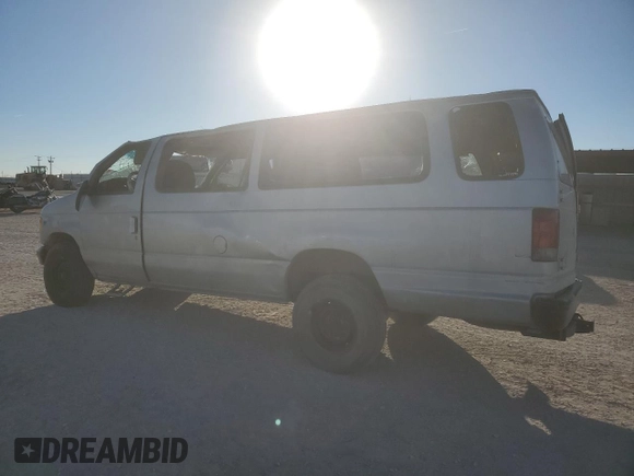 2002 Ford Econoline Passenger XL с VIN 1FBSS31S92HA05274, выставлен на аукционе Copart как лот 85349444 с пробегом 492 474 миль миль и Списание • Salvage title. История ставок и продаж доступна на DreamBid. Изображение 2.