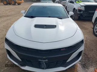 2019 Chevrolet Camaro 2SS with VIN 1G1FH1R79K0138141, listed as a IAAI auction lot 41957998 with 98,283 mi miles and . Bid and sale history available at DreamBid. Image 12.