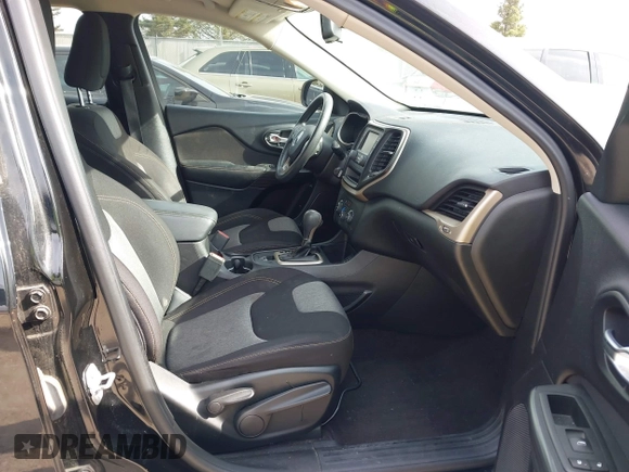 2017 Jeep Cherokee Sport with VIN 1C4PJLAB8HW508528, listed as a IAAI auction lot 42148894 with 104,646 mi miles and . Bid and sale history available at DreamBid. Image 5.
