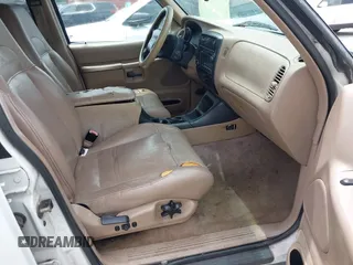 1999 Mercury Mountaineer z VIN 4M2ZU55P7XUJ19627, wystawiony jako IAAI lot #42351787 z przebiegiem 288 736 mil mil oraz . Historia ofert i sprzedaży dostępna na DreamBid. Obrazek 5.