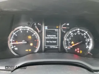 2024 Toyota 4Runner TRD Off Road with VIN JTERU5JR9R6252468, listed as a Copart auction lot 52028995 with 13,754 mi miles and Salvage title. Bid and sale history available at DreamBid. Image 9.