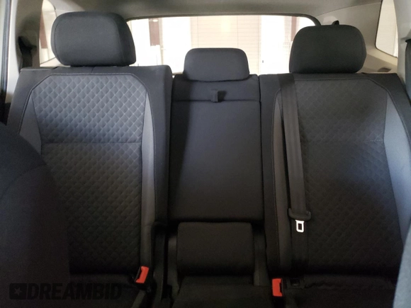 2018 Volkswagen Tiguan S with VIN 3VV1B7AX4JM118670, listed as a Copart auction lot 57055935 with 104,443 mi miles and Salvage title. Bid and sale history available at DreamBid. Image 10.