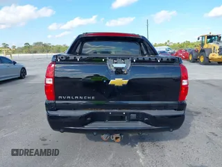 2013 Chevrolet Avalanche LTZ with VIN 3GNMCGE05DG351022, listed as a IAAI auction lot 41138090 with 197,159 mi miles and . Bid and sale history available at DreamBid. Image 16.