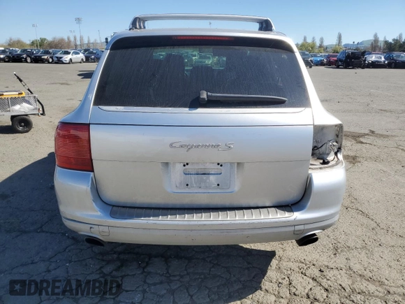 2005 Porsche Cayenne S z VIN WP1AB29P65LA62341, wystawiony jako Copart lot #50625125 z przebiegiem 189 906 mil mil oraz Szkoda całkowita • Salvage title. Historia ofert i sprzedaży dostępna na DreamBid. Obrazek 6.