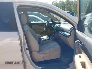 2011 Kia Sorento LX with VIN 5XYKT3A13BG035413, listed as a IAAI auction lot 41951657 with 237,119 mi miles. Bid and sale history available at carsss.com. Image 5.