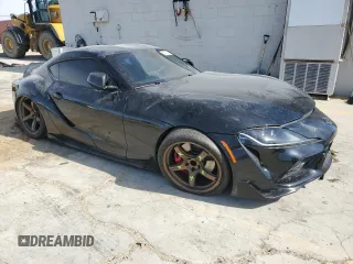 2020 Toyota Supra 3.0 с VIN WZ1DB4C01LW027810, выставлен на аукционе Copart как лот 45732275 с пробегом 26 734 миль миль и Списание • Salvage title. История ставок и продаж доступна на DreamBid. Изображение 4.