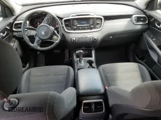 2018 Kia Sorento LX with VIN 5XYPG4A56JG350014, listed as a Copart auction lot 55232835 with 184,875 mi miles and Clean Title. Bid and sale history available at DreamBid. Image 8.