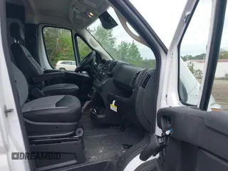 2025 Ram ProMaster Cargo Tradesman with VIN 3C6LRVVG2SE513404, listed as a IAAI auction lot 41948626 with 7,553 mi miles and . Bid and sale history available at carsss.com. Image 5.