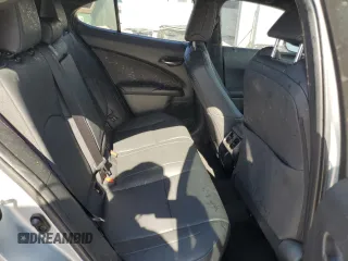 2024 Lexus UX 250h F Sport z VIN JTHB6JBHXR2160693, wystawiony jako Copart lot #53131285 z przebiegiem 40 938 mil mil oraz Szkoda całkowita • Salvage title. Historia ofert i sprzedaży dostępna na DreamBid. Obrazek 10.