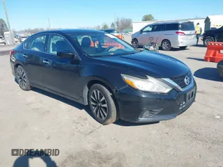 2018 Nissan Altima SR with VIN 1N4AL3AP6JC172449, listed as a IAAI auction lot 41559311 with 215,656 mi miles and . Bid and sale history available at carsss.com. Image 1.