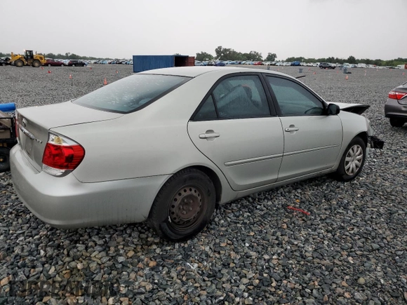 2005 Toyota Camry STD z VIN 4T1BE32K85U386267, wystawiony jako Copart lot #59219615 z przebiegiem 171 844 mil mil oraz Szkoda całkowita • Salvage title. Historia ofert i sprzedaży dostępna na DreamBid. Obrazek 3.