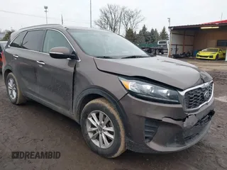 2019 Kia Sorento LX with VIN 5XYPG4A36KG498972, listed as a IAAI auction lot 41451765 with 82,339 mi miles. Bid and sale history available at carsss.com. Image 1.