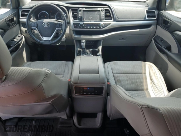 2018 Toyota Highlander LE with VIN 5TDZZRFH9JS267392, listed as a Copart auction lot 58859525 with 145,641 mi miles and Salvage title. Bid and sale history available at DreamBid. Image 8.