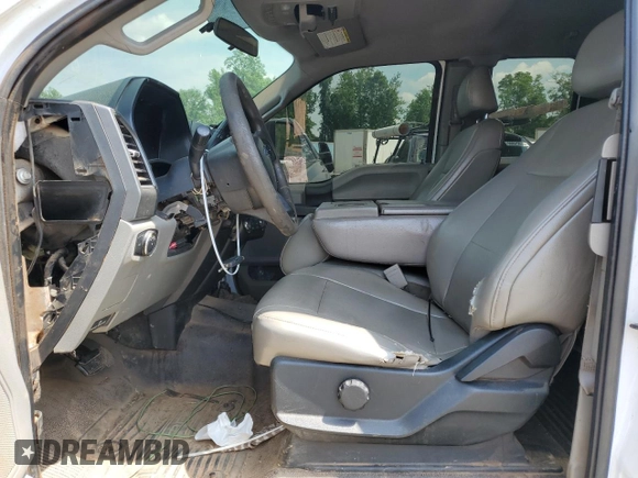 2018 Ford F-350 XL z VIN 1FT8X3BT7JEB52854, wystawiony jako Copart lot #54009315 z przebiegiem 155 297 mil mil oraz Szkody całkowita. Historia ofert i sprzedaży dostępna na DreamBid. Obrazek 7.