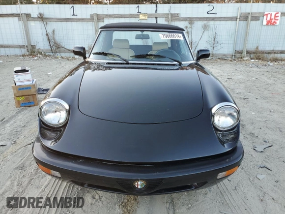 1991 Alfa Romeo Spider z VIN ZARBB32G1M6007546, wystawiony jako Copart lot #79666614 z przebiegiem 72 567 mil mil oraz Czysty tytuł • Clean title. Historia ofert i sprzedaży dostępna na DreamBid. Obrazek 5.