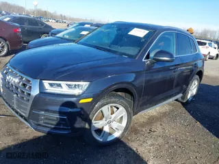 2018 Audi Q5 Premium Plus with VIN WA1BNAFY6J2040385, listed as a IAAI auction lot 41600628 with 109,351 mi miles. Bid and sale history available at carsss.com. Image 2.
