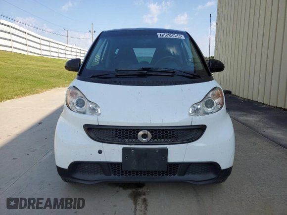 2015 Smart fortwo Passion with VIN WMEEJ3BA9FK806363, listed as a Copart auction lot 75024994 with 84,716 mi miles and Clean Title. Bid and sale history available at carsss.com. Image 5.
