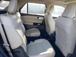 2021 Ford Explorer Platinum with VIN 1FM5K8HC8MGB86120, listed as a IAAI auction lot 41822179 with 58,848 mi miles. Bid and sale history available at carsss.com. Image 8.