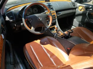 2001 Mercedes-Benz CLK 320/430 z VIN WDBLJ70GX1F171822, wystawiony jako Copart lot #57683415 z przebiegiem 152 154 mil mil oraz Szkoda całkowita • Salvage title. Historia ofert i sprzedaży dostępna na DreamBid. Obrazek 8.