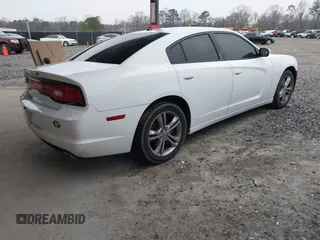 2013 Dodge Charger SXT z VIN 2C3CDXJG8DH528767, wystawiony jako IAAI lot #41627596 z przebiegiem 204 619 mil mil oraz . Historia ofert i sprzedaży dostępna na DreamBid. Obrazek 4.