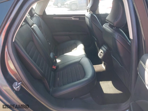 2017 Ford Fusion SE with VIN 3FA6P0HD8HR211638, listed as a IAAI auction lot 42029399 with 90,262 mi miles. Bid and sale history available at carsss.com. Image 8.