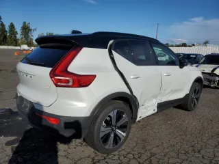 2023 Volvo XC40 Core с VIN YV4ED3UK8P2101970, выставлен на аукционе Copart как лот 73328854 с пробегом 4 912 миль миль и Списание • Salvage title. История ставок и продаж доступна на DreamBid. Изображение 3.