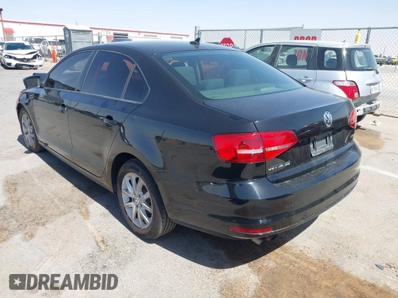 2015 Volkswagen Jetta SE z VIN 3VWD17AJ8FM418758, wystawiony jako IAAI lot #42449833 z przebiegiem 146 618 mil mil oraz . Historia ofert i sprzedaży dostępna na DreamBid. Obrazek 3.
