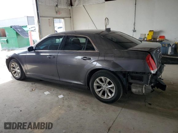 2015 Chrysler 300 Limited z VIN 2C3CCAAGXFH853441, wystawiony jako Copart lot #57104005 z przebiegiem 209 980 mil mil oraz Szkoda całkowita • Salvage title. Historia ofert i sprzedaży dostępna na DreamBid. Obrazek 2.