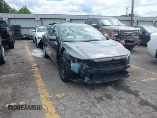 2024 Nissan Sentra S z VIN 3N1AB8BVXRY271241, wystawiony jako IAAI lot #42152869 z przebiegiem 64 843 mil mil oraz . Historia ofert i sprzedaży dostępna na DreamBid. Obrazek 1.