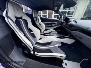 2022 Ferrari F8 с VIN ZFF93LMA1N0275100, выставлен на аукционе Copart как лот 87539545 с пробегом 3 660 миль миль и Списание • Salvage title. История ставок и продаж доступна на DreamBid. Изображение 5.