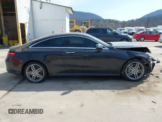 2018 Mercedes-Benz E 400 z VIN WDD1J6GBXJF013855, wystawiony jako IAAI lot #41776146 z przebiegiem 111 021 mil mil oraz . Historia ofert i sprzedaży dostępna na DreamBid. Obrazek 13.