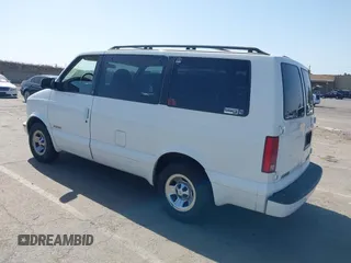 2001 Chevrolet Astro z VIN 1GNDM19W81B130897, wystawiony jako IAAI lot #42397857 z przebiegiem 262 223 mil mil oraz . Historia ofert i sprzedaży dostępna na DreamBid. Obrazek 3.