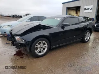 2010 Ford Mustang V6 с VIN 1ZVBP8ANXA5151894, выставлен на аукционе Copart как лот 84905374 с пробегом 104 553 миль миль и Списание • Salvage title. История ставок и продаж доступна на DreamBid. Изображение 1.