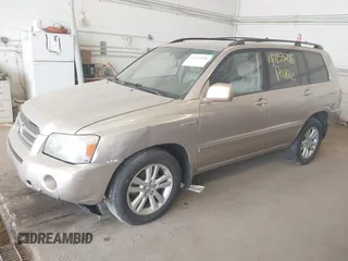 2006 Toyota Highlander Hybrid with VIN JTEDW21A260013713, listed as a IAAI auction lot 42133296 with 261,797 mi miles. Bid and sale history available at carsss.com. Image 2.
