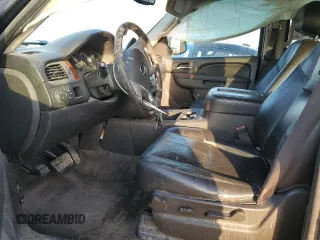 2014 GMC Yukon XL SLT with VIN 1GKS1KE07ER227834, listed as a Copart auction lot 45570165 with 231,467 mi miles and Salvage Title. Bid and sale history available at carsss.com. Image 7.